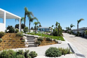 Property grounds - Casa Sunnshine with shared pool - My Rental Homes (Marsala)