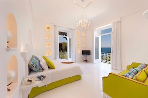 6 habitaciones, tabla de planchar con plancha y cuna de viaje