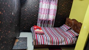 Double Room | Desk, laptop workspace, free WiFi