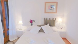 4 makuuhuonetta, silitysrauta/-lauta, ilmainen Wi-Fi