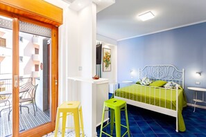 2 slaapkamers, een strijkplank/strijkijzer, reisbedje, gratis wifi