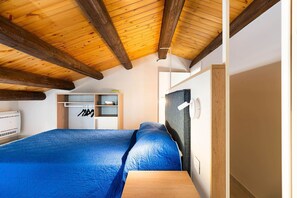 5 camere, culla da viaggio, Wi-Fi gratuito