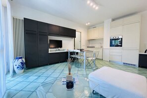 2 bedrooms, iron/ironing board, travel cot, WiFi