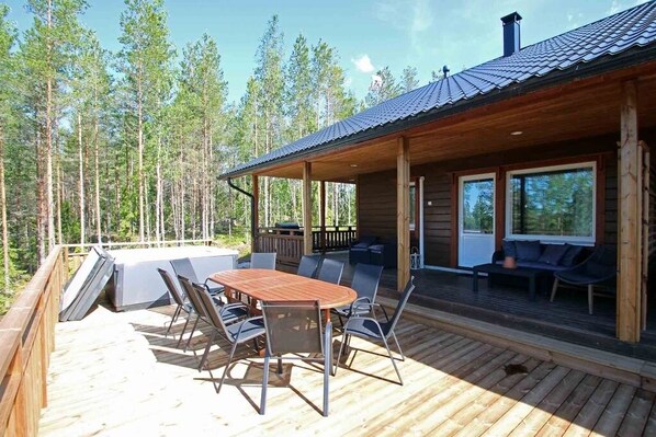 تناول الطعام بالخارج