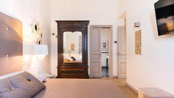 3 bedrooms, iron/ironing board, travel crib, free WiFi