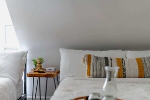 4 bedrooms, desk, iron/ironing board, travel cot