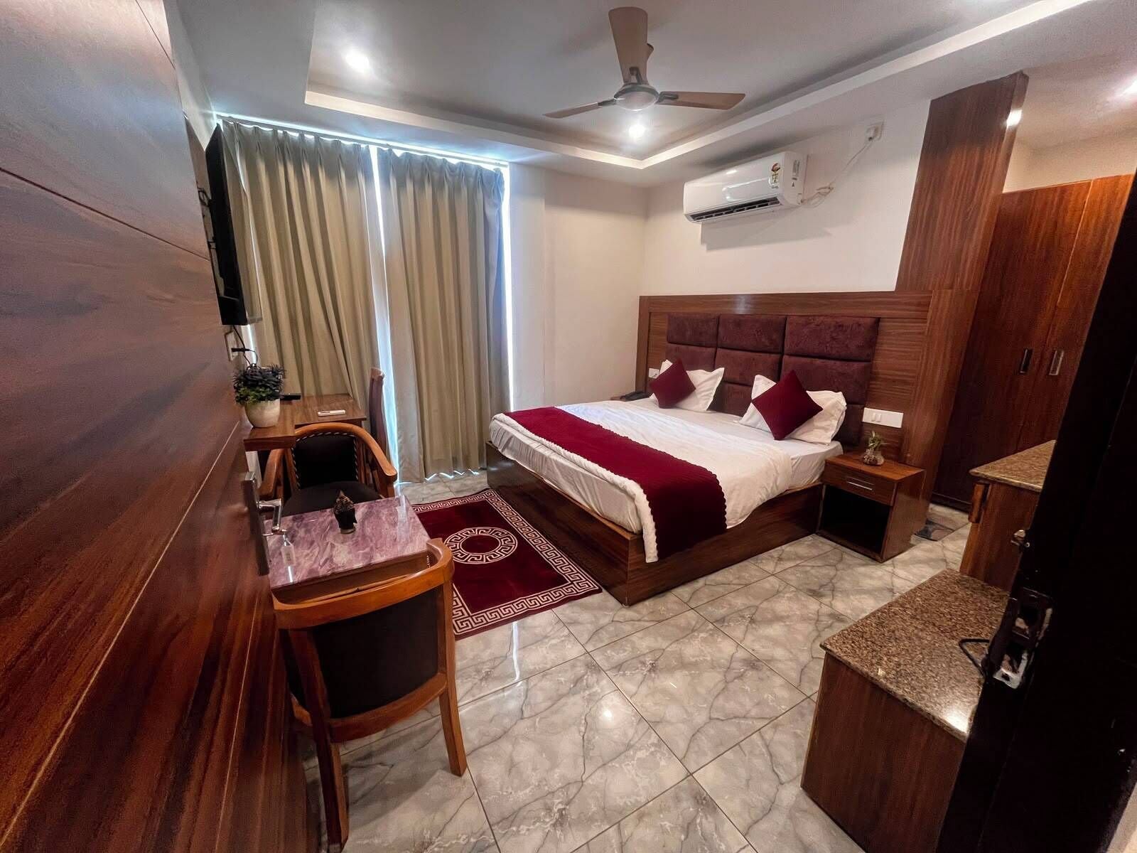 Deluxe Double Room, River View