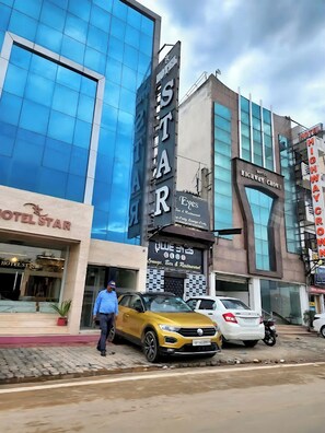 Luxury Double Room, Courtyard View | City view