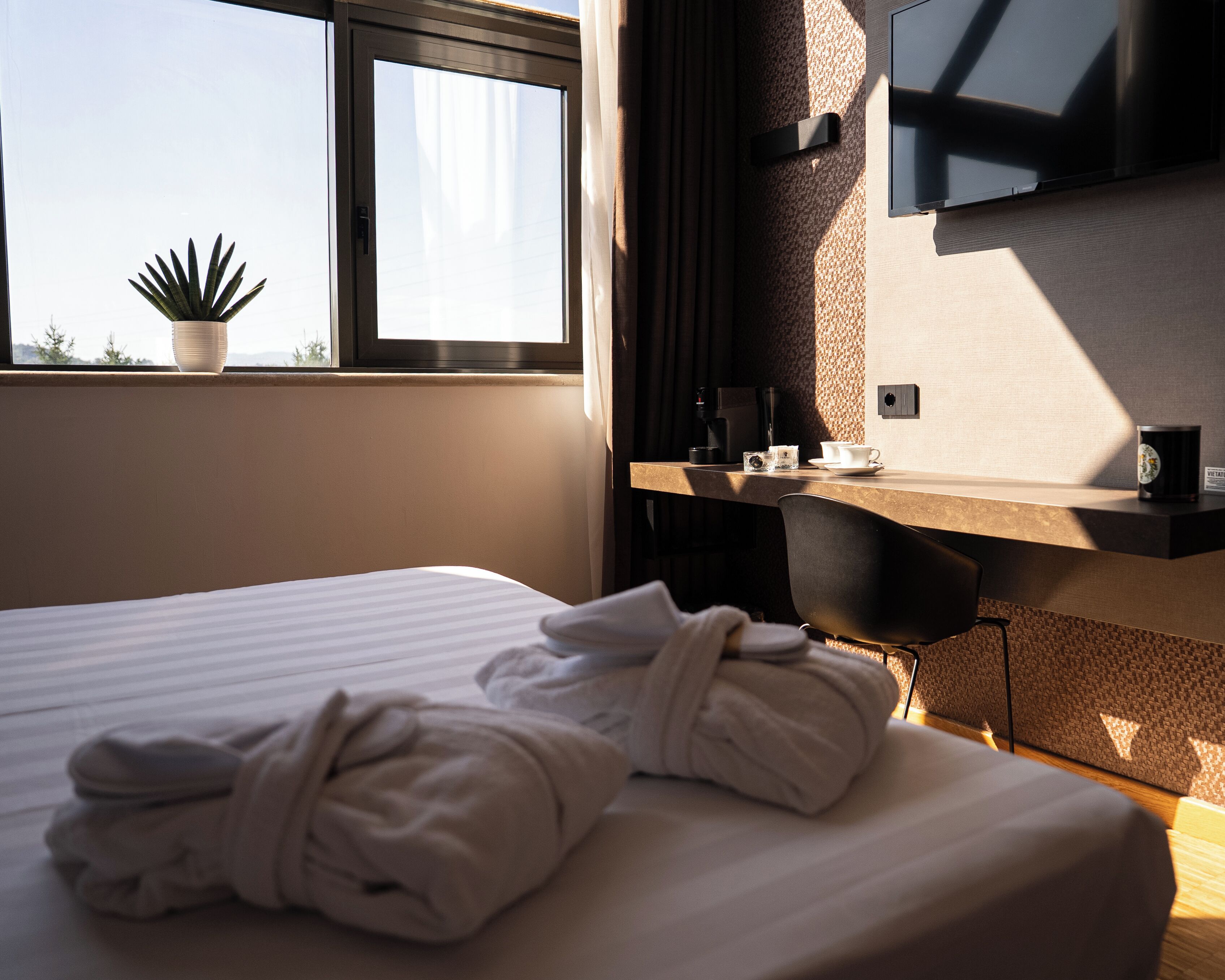 In-room safe, desk, laptop workspace, free WiFi