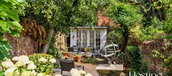 Mary Anne House, 4 beds, Parking & Garden