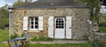 Cosy couple's cottage with view of the Château - Golfe du Morbihan, 20 min from Vannes