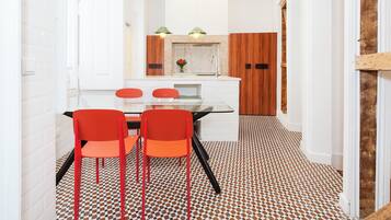 Loft | Cortinas blackout, tabla de planchar con plancha y wifi gratis