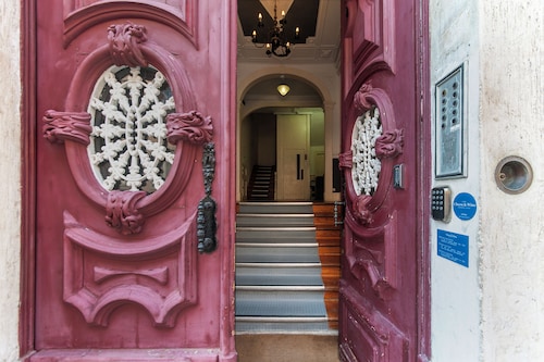 Cheese & Wine Suites