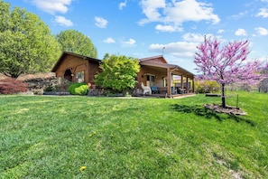 Exterior - Riverside retreat with hot tub, scenic views, rustic charm & open-plan luxury – perfect escape! (Pearisburg)