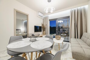 套房, 2 間臥室 | 客廳 | 50 吋平面電視連有線電視頻道