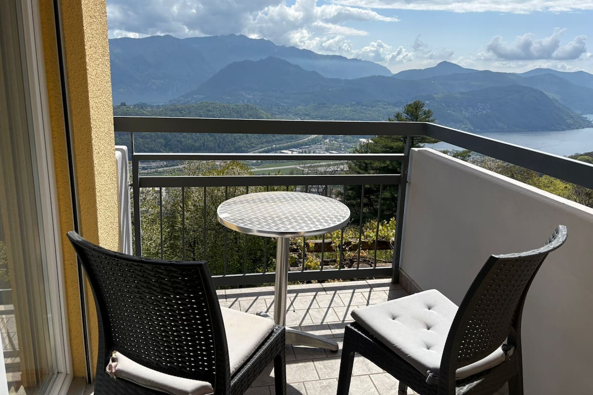 Superior Studio, Balcony, Lake View | Free WiFi