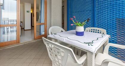 GuestHost - Comfortable Apartment with Sea View