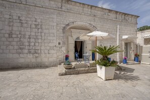 Exterior - GuestHost Borgo Lucia with pool - Trullo Catenella (Selva di Fasano)
