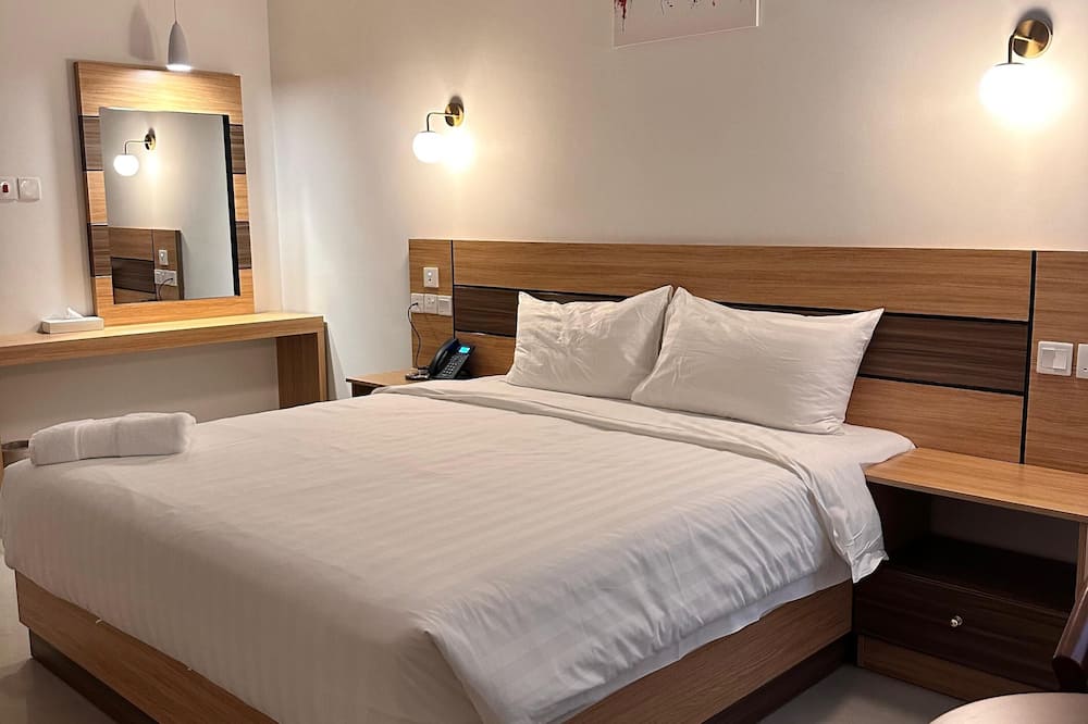 4 Guys Hotels