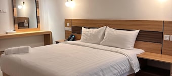4 Guys Hotels