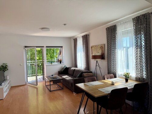 Mc Home Self Check-In Loftartiges großes Apartment mit Balkon DG06 Dobl bei Graz