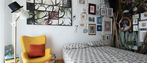 2 bedrooms, iron/ironing board, WiFi