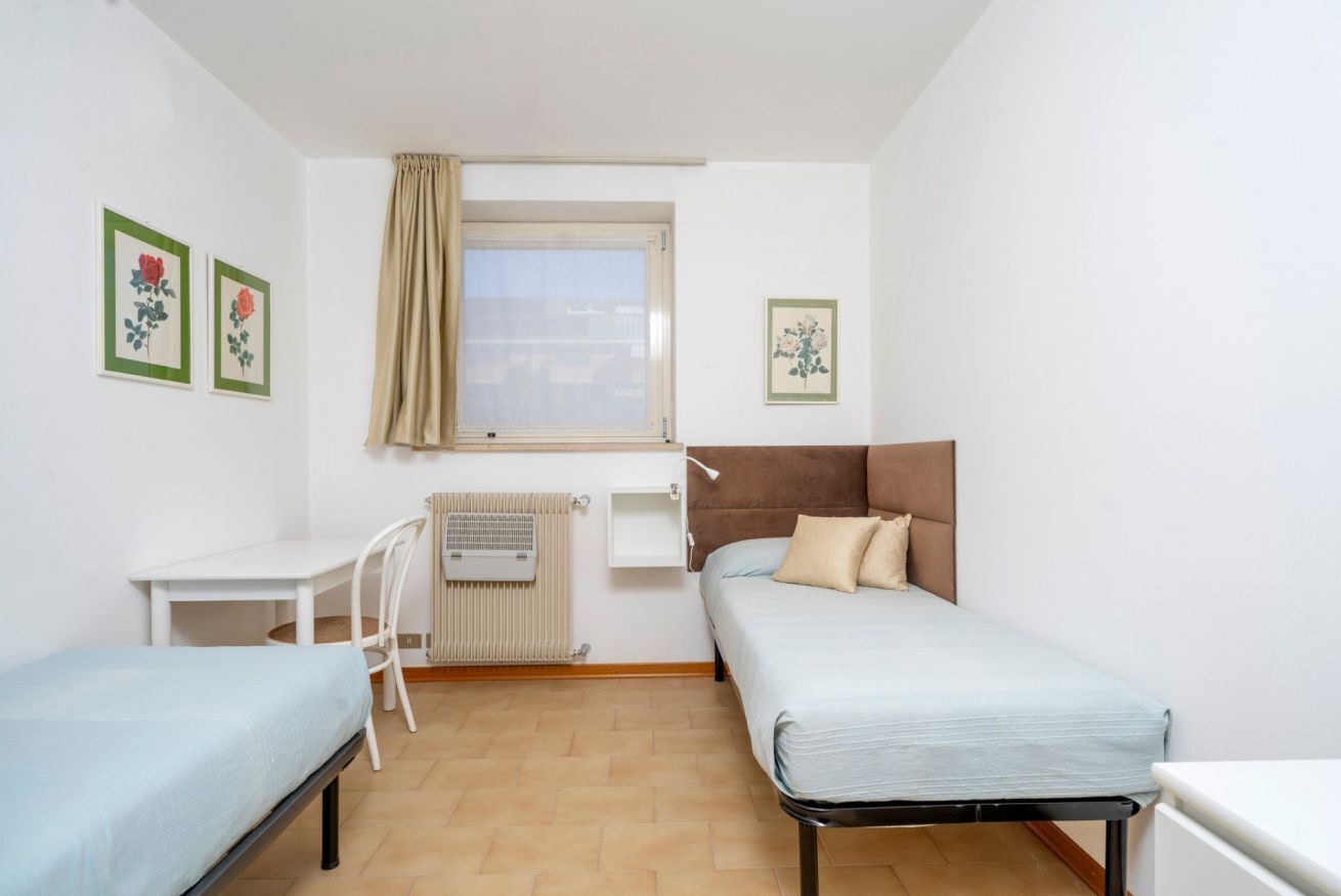3 bedrooms, desk, iron/ironing board, Internet