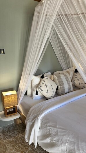 Standard Single Room, Multiple Beds, Balcony, Pool View | Free WiFi - Café Gili Beach Bungalows (Gili Meno)