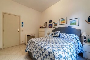 1 chambre, fer et planche à repasser, Wi-Fi, literie fournie