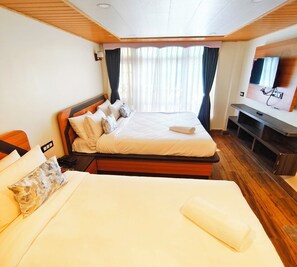 Premium Triple Room | Free WiFi - Aurora Darjeeling Grand (Darjeeling)