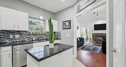 Frisco Downtown Gem - Green Belt Escape
