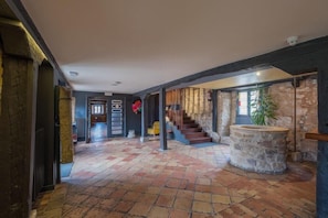 Living area - Posada Santa Maria La Real (Aguilar de Campoo)