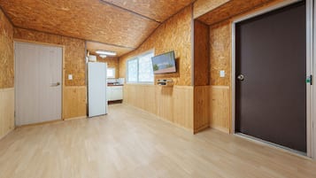 Basic Room, 1 Bedroom (Love Room (BBQ/pet)) | 1 bedroom, free WiFi