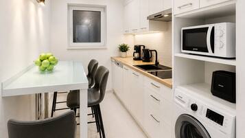 City Apartment, Park View | Private kitchen | Espresso maker, coffee/tea maker, electric kettle