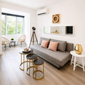 City Apartment, Park View | Living area - Metropole Apartments Romana Square (Bucharest)