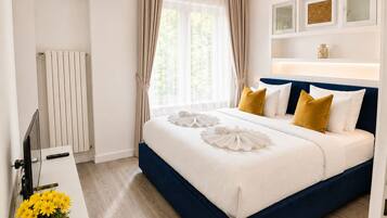 City Apartment, Park View | Blackout drapes, iron/ironing board, free WiFi, bed sheets