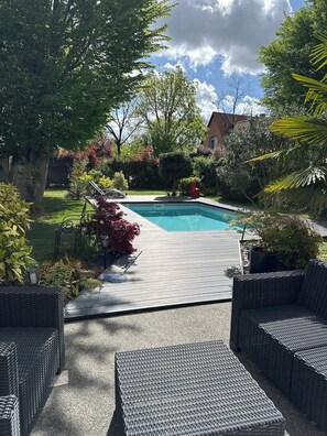 Pool - Room in contemporary house with swimming pool (Le Mans)
