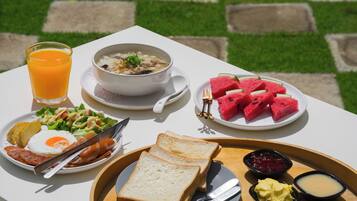 Free daily full breakfast