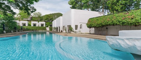 Zimmer, Poolseite