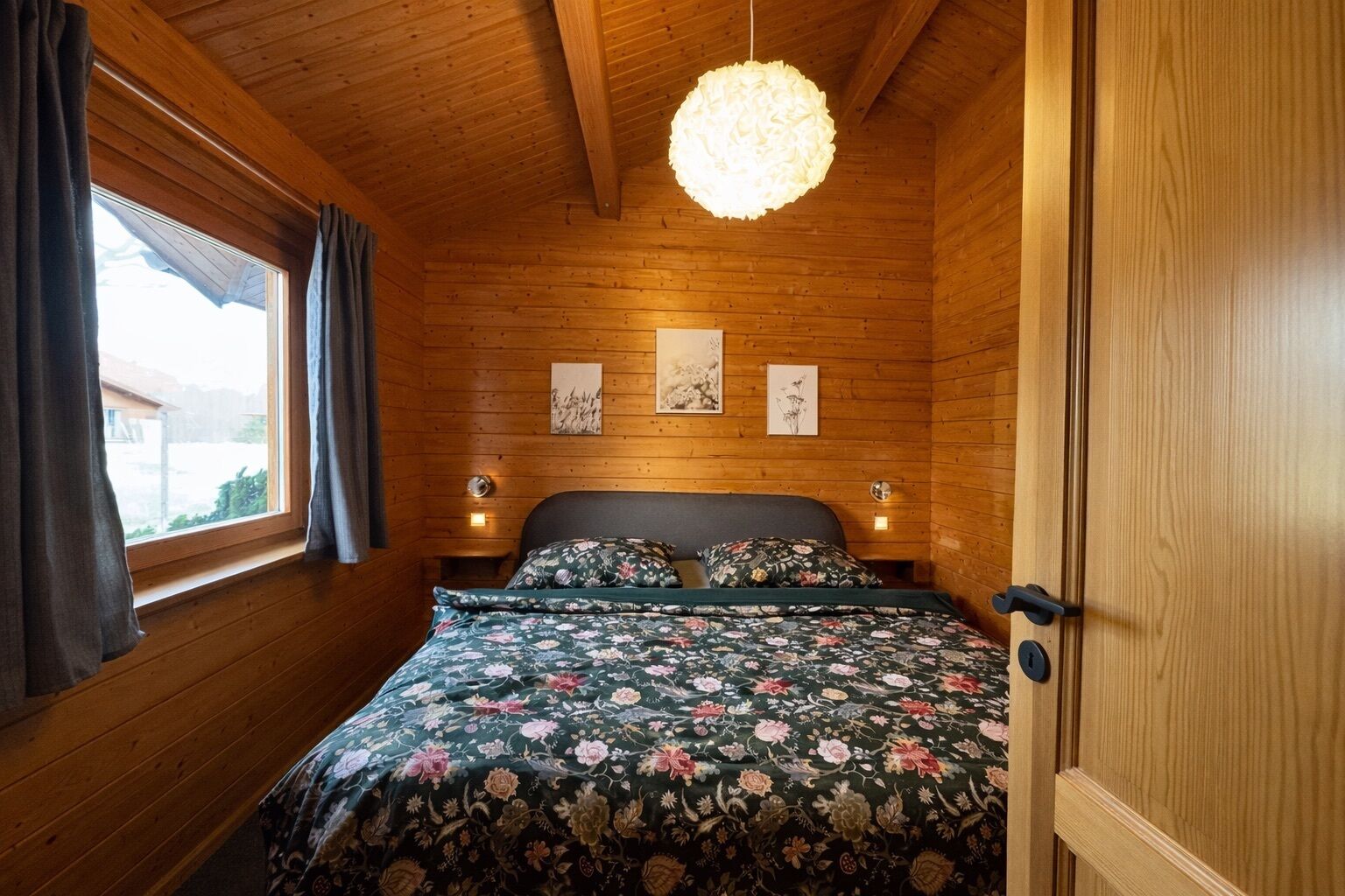 2 Schlafzimmer, Reisekinderbett, kostenloses WLAN, Bettwäsche