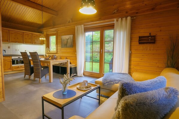 Télévision, lecteur de DVD, vidéothèque, chaîne hi-fi