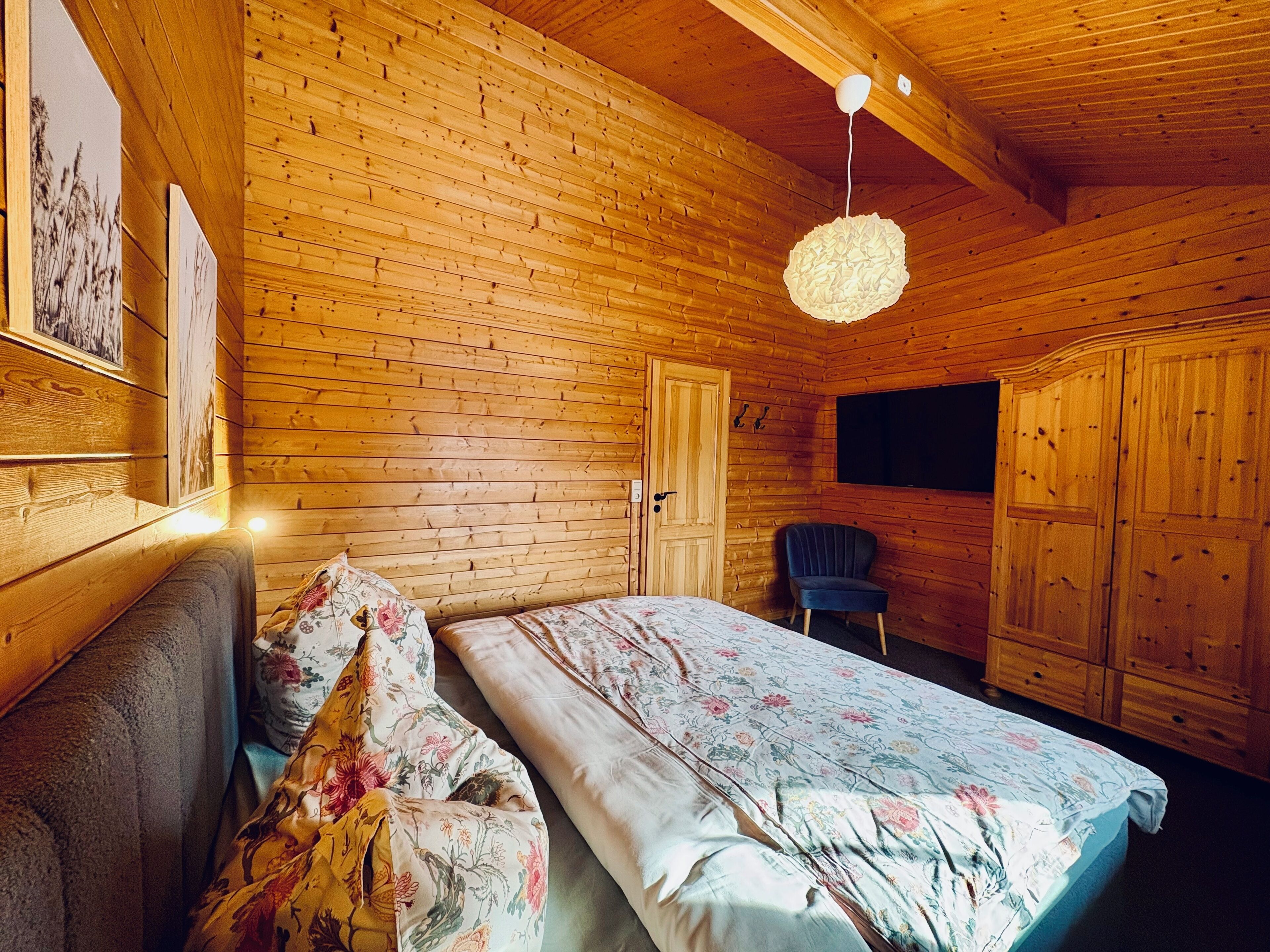 2 Schlafzimmer, Reisekinderbett, kostenloses WLAN, Bettwäsche