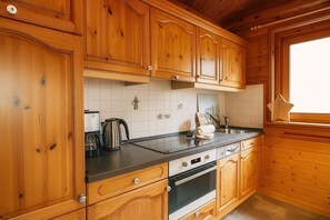 Køleskab, ovn, kogeplade, opvaskemaskine