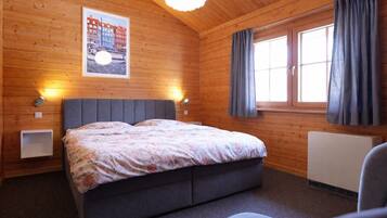 2 camere, culla da viaggio, Wi-Fi gratuito, lenzuola