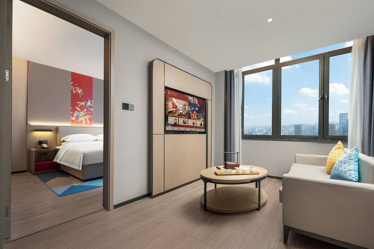 Executive Double Room | 1 bedroom, memory foam beds, desk, laptop workspace