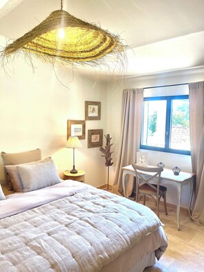 1 bedroom, iron/ironing board, WiFi, bed sheets - Le Mas Natán Au Coeur du luberon Gordes (Gordes)