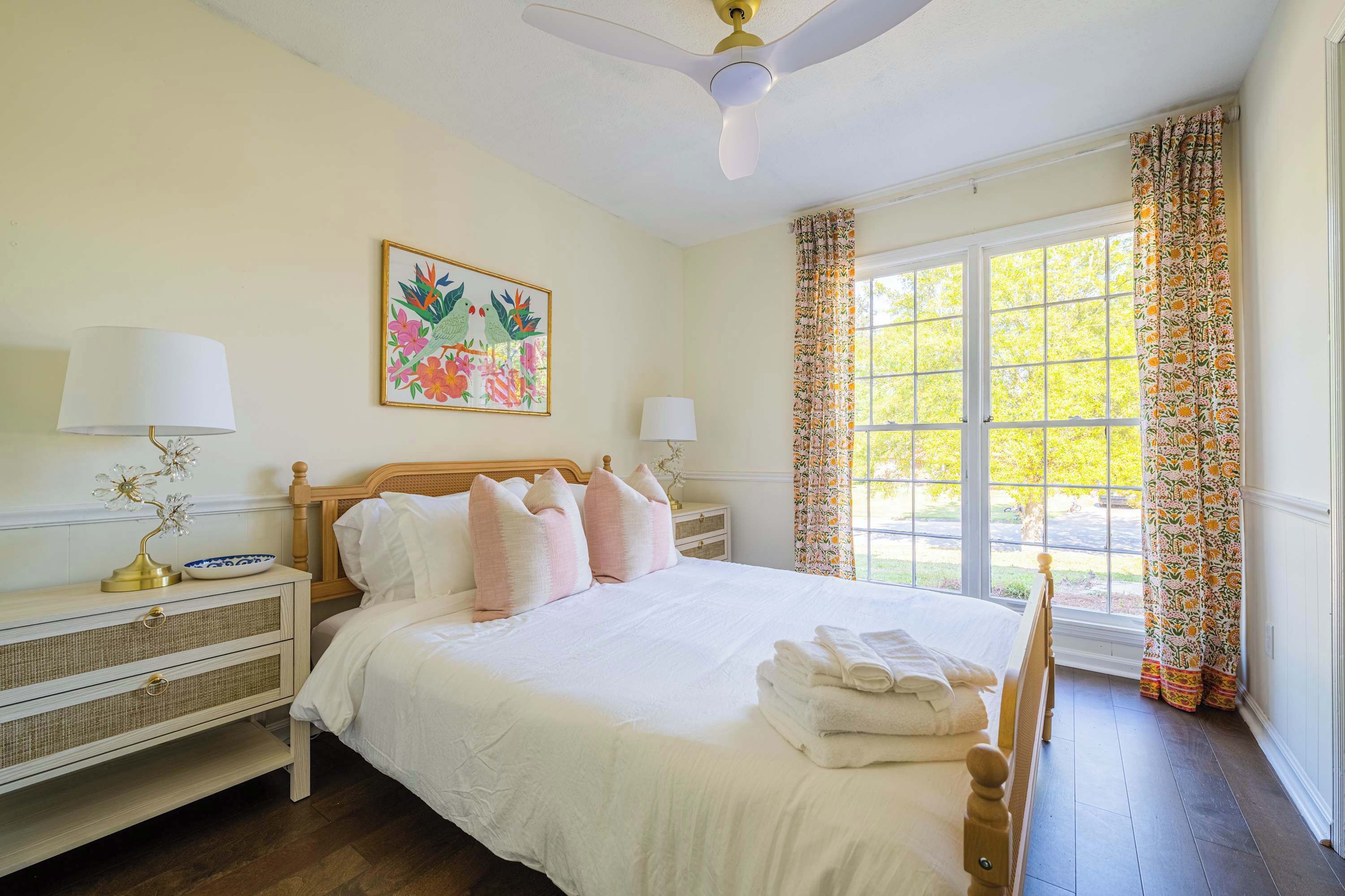 3 habitaciones, tabla de planchar con plancha, cuna de viaje y wifi 