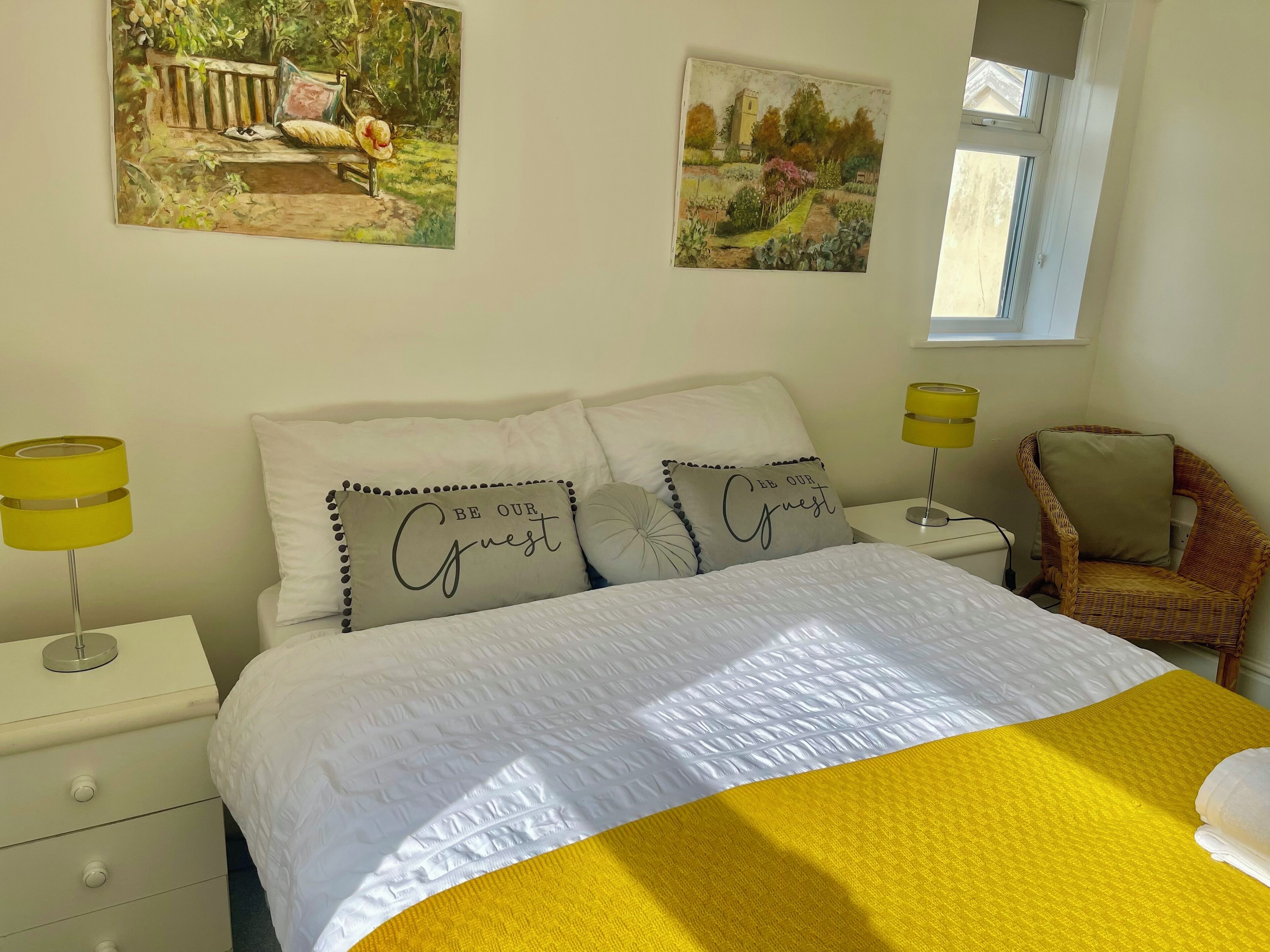 Comfort Room | Free WiFi, bed sheets