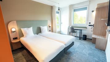 Twin Room | Premium bedding, desk, laptop workspace, blackout drapes