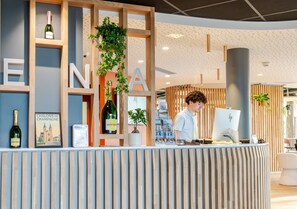 Reception - Hôtel Akena Châlons en Champagne (Châlons-en-Champagne)